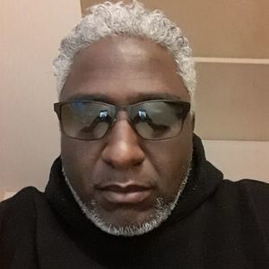 Meet your Posher, Derrick